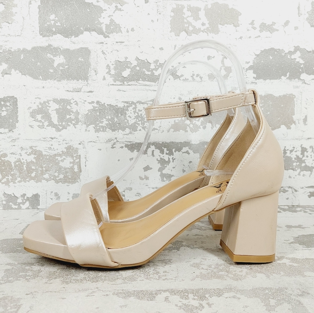 New Mia Cassai Champagne Ankle Strap Heeled Sandals K249